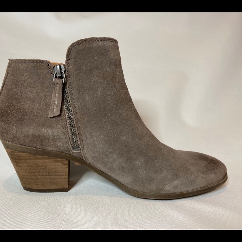 NEW FRYE Judith Ankle Zip Suede Bootie Size 9 NWOT - Picture 2 of 10